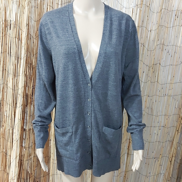 Banana Republic Sweaters - BANANA REPUBLIC size medium.      100% merino wool color gray